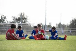 Kipsta F500 Soccer Goalkeeper Gloves Kids'