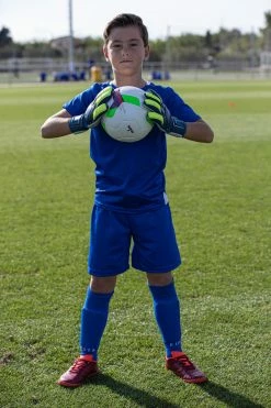 Kipsta F500 Soccer Goalkeeper Gloves Kids'